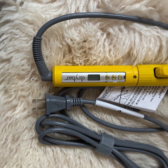 Drybar Hairdryer & Curling Iron Bundle - Preowned (GUC) - Picture 9 of 16